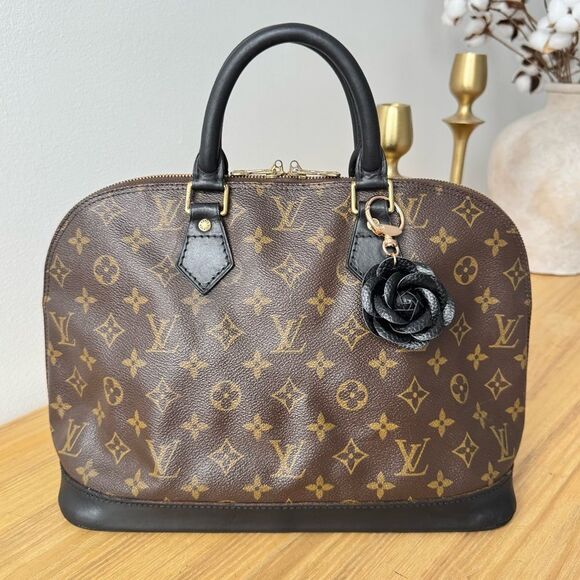 ✅AUTHENTIC✅LOUIS VUITTON ALMA PM - Picture 1 of 17